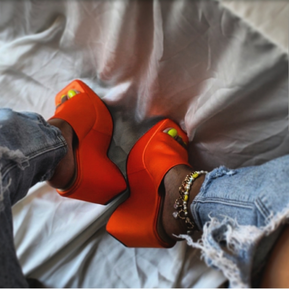 🆕️The Lexie// Orange unique Mule Platform - Picture 3 of 10